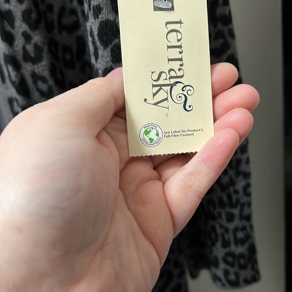 Black and gray animal print cardigan - Picture 4 of 5